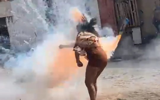 VÍDEO: Mulher é atingida no rosto após jogar 'espada' no chão, em Cruz das Almas