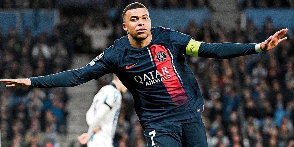Mbappé comemorando um gol pelo PSG
