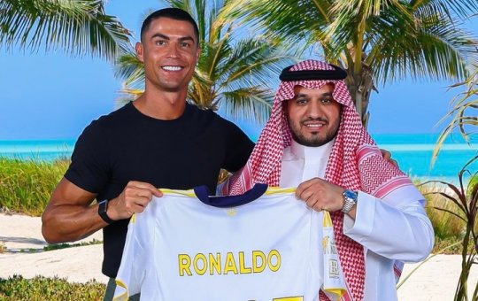 Cristiano Ronaldo renova com o Al-Nassr até 2027
