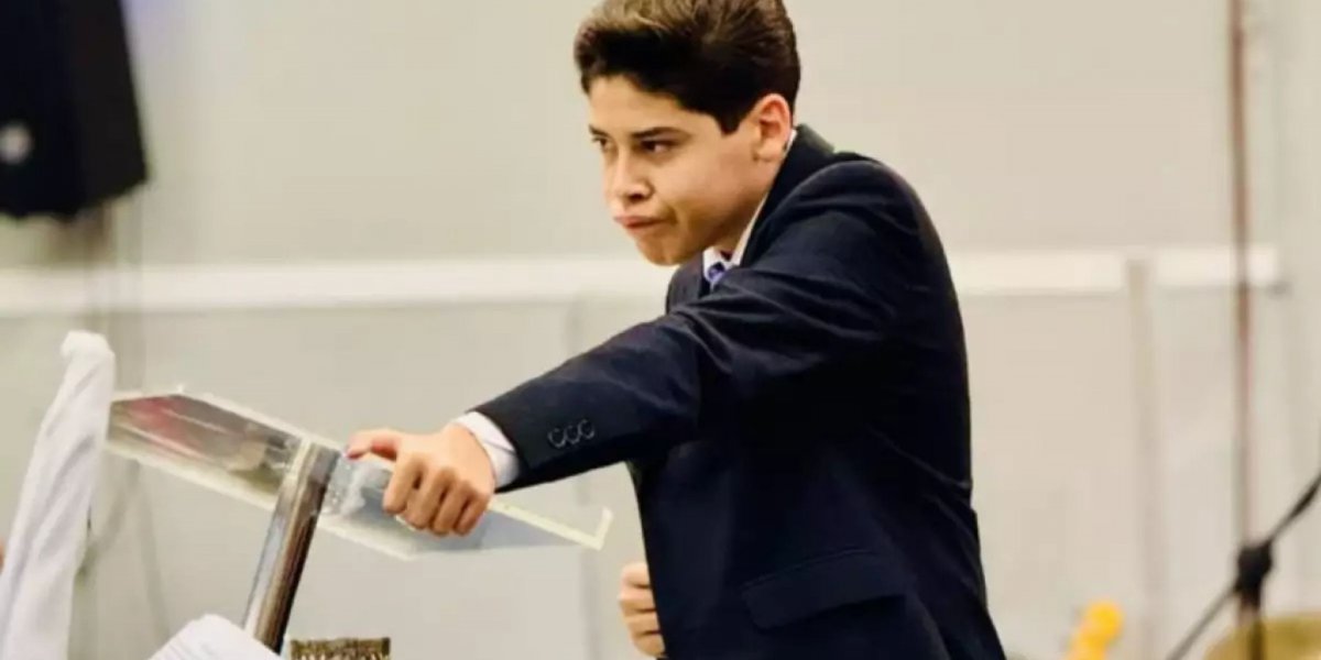 Após afastamento, pastor mirim Miguel Oliveira retorna aos cultos e desabafa nas redes