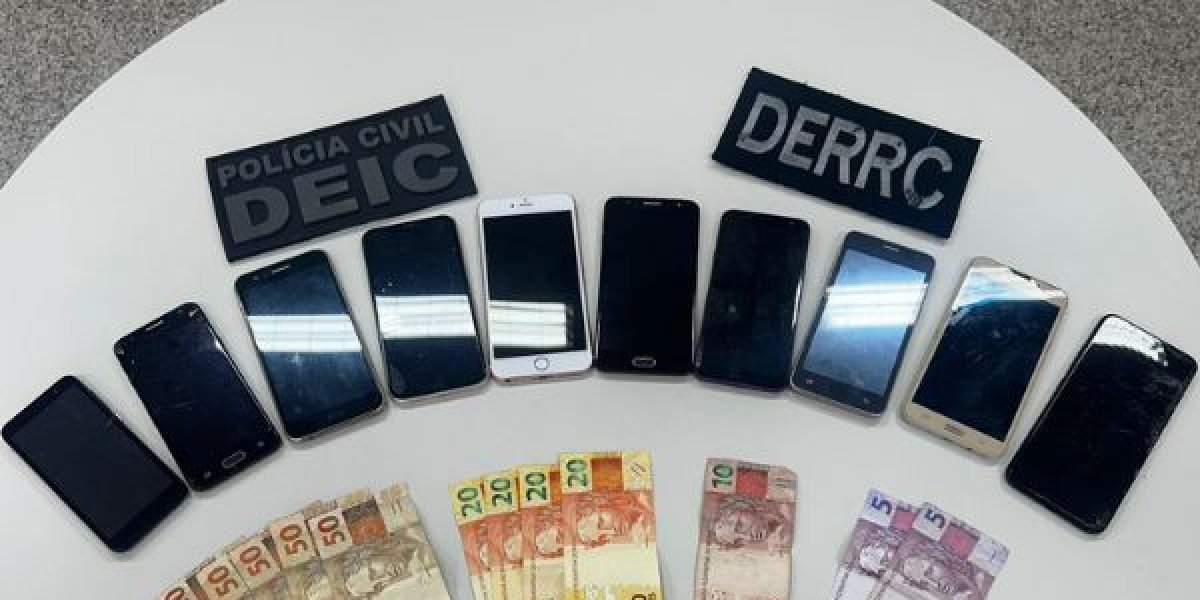 Celulares e dinheiros apreendidos