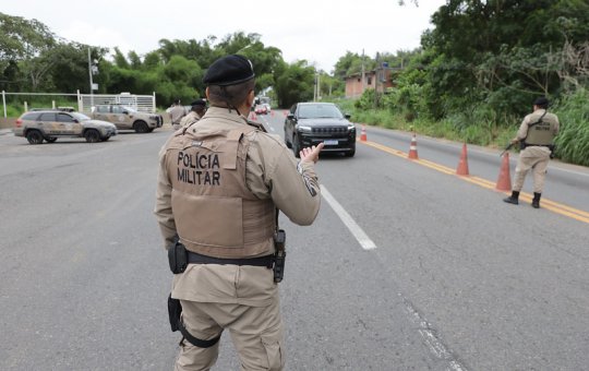 Trio é preso após motorista de app denunciar assalto durante blitz no Retiro