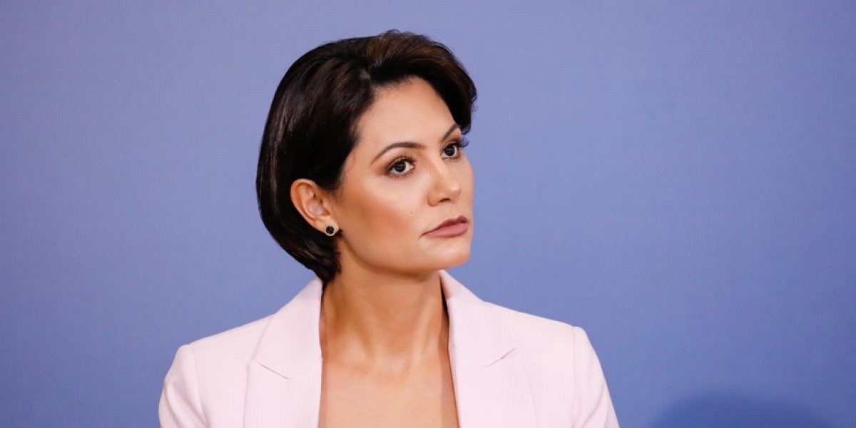 Michelle Bolsonaro aciona Justiça após ser chamada de “ex-garota de programa”