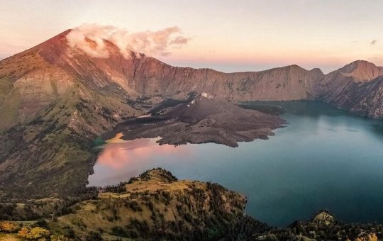 Turista malaio cai e fica ferido no monte Rinjani, dias após acidente com Juliana Marins