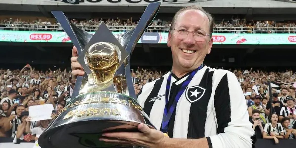 John Textor com o título do brasileirão