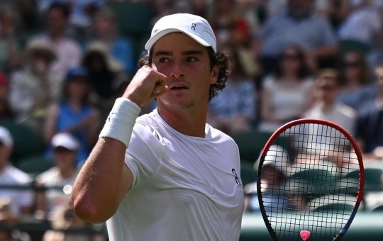 João Fonseca vence inglês e conquista primeira vitória em Wimbledon