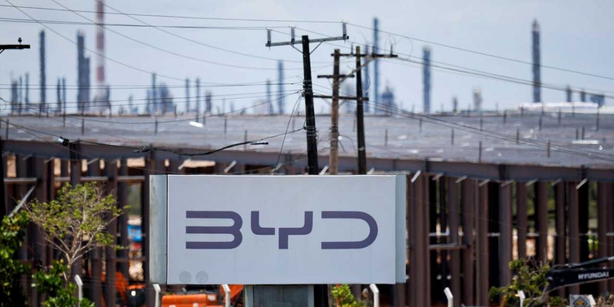 Obras da fábrica da BYD em Camaçari