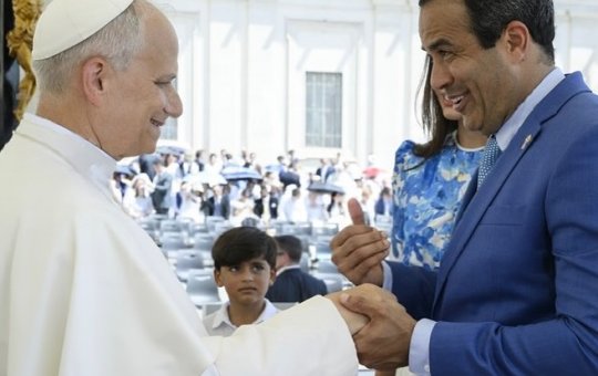 Prefeito Bruno Reis se encontra com Papa Leão XIV durante Jubileu dos Governantes no Vaticano