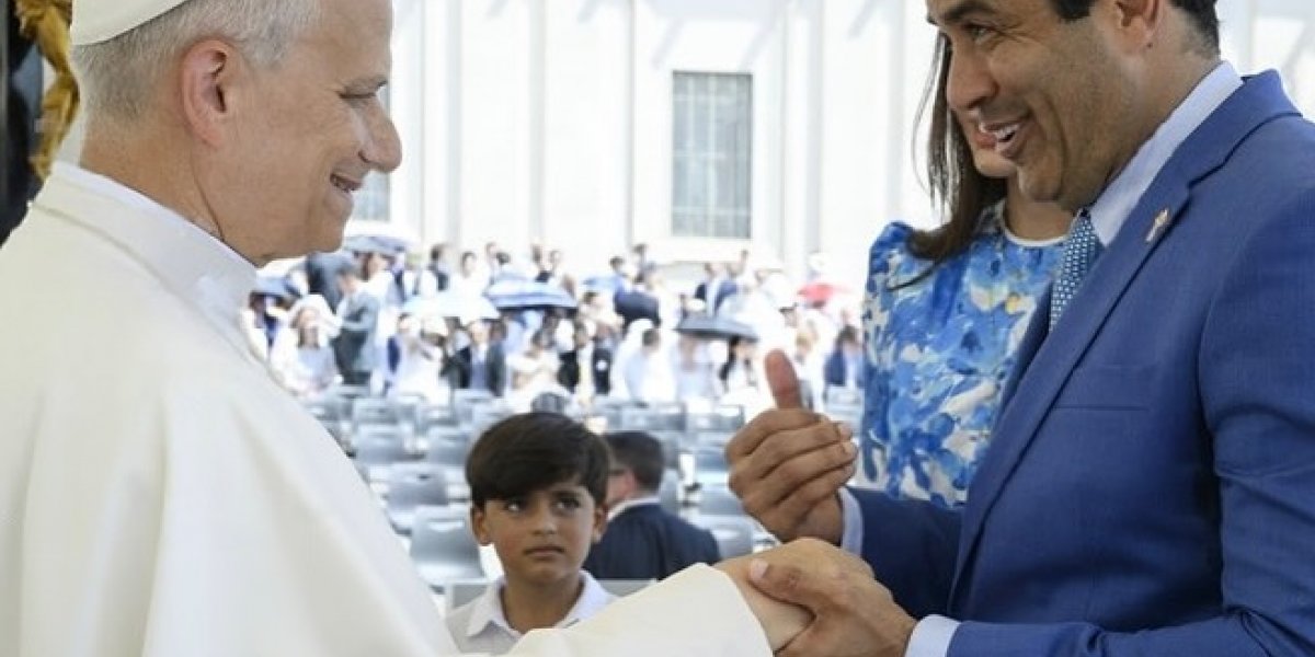 Prefeito Bruno Reis durante encontro com o Papa Leão XIV