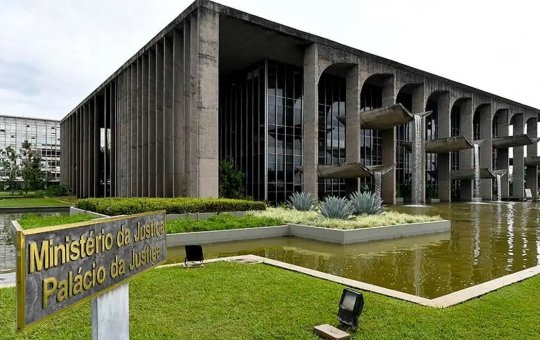 Ministério da Justiça regulamenta uso de Inteligência Artificial em investigações criminais