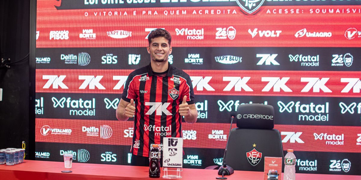 Ruben Rodrigues, português de 28 anos anos, é apresentado pelo Vitória