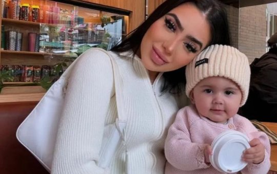 Mc Mirella fala sobre exposição de filha: “Minha filha não é moeda de troca por likes”