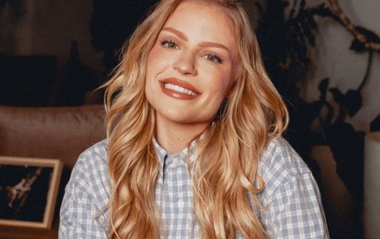 Luísa Sonza é criticada por não bancar salão da avó, e rebate comentários