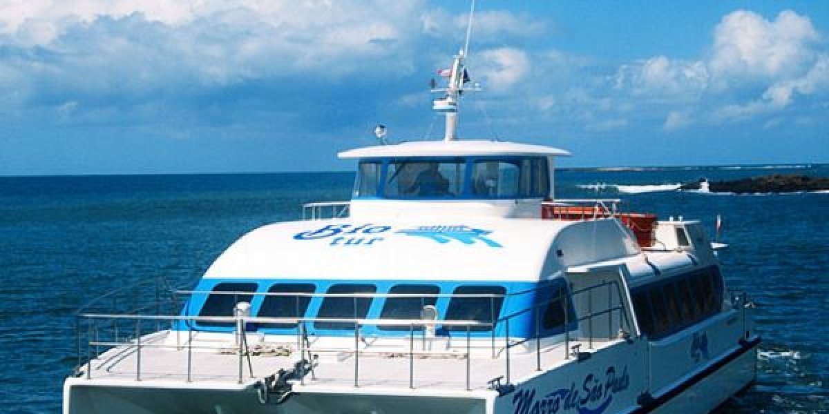 Embarcação de travessia