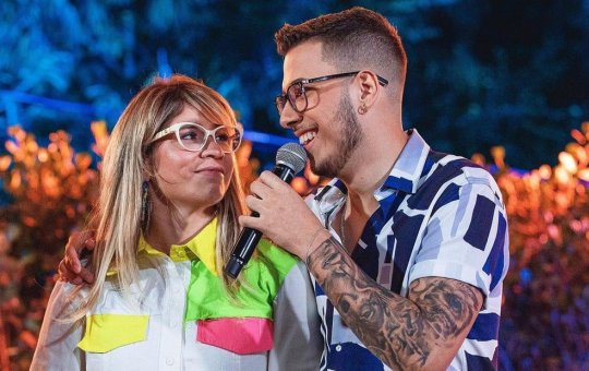 Irmão de Marília Mendonça surge aos prantos para defender mãe de críticas