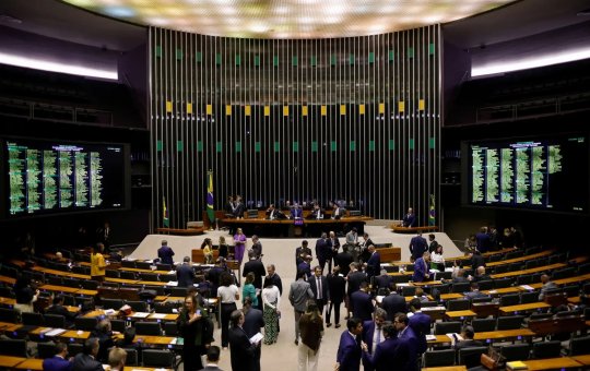 PSOL e bolsonaristas se unem para barrar decreto de Lula sobre o BPC 
