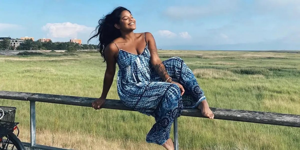 Corpo de Juliana Marins chega ao Brasil uma semana após ser encontrado na Indonésia