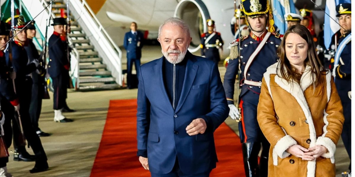 Presidente Lula na sua chegada a Buenos Aires