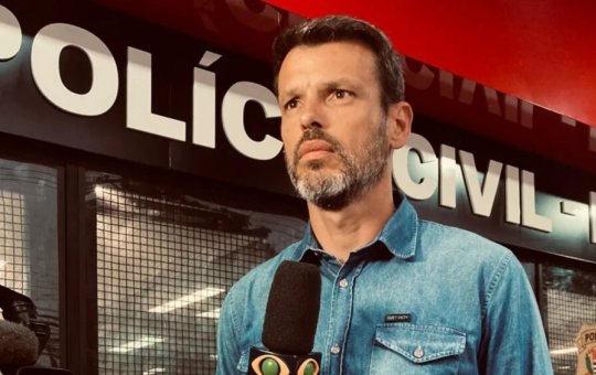 Band toma medidas contra repórter que empurrou colega ao vivo; saiba qual