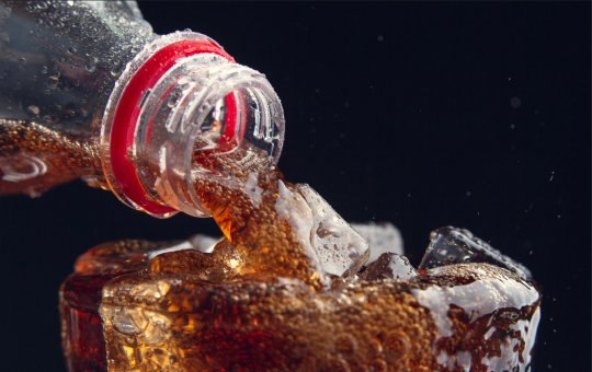 OMS propõe aumento de impostos sobre açúcar, álcool e tabaco para frear doenças crônicas