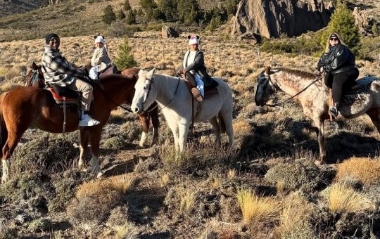 Após perder 50 kg, Thaís Carla realiza sonho de andar a cavalo na Argentina