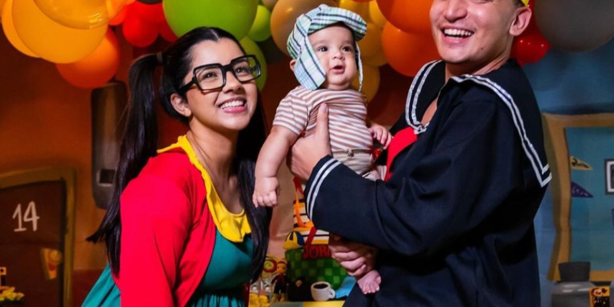 Filho de João Gomes teme almofada com rosto do cantor e vídeo diverte fãs