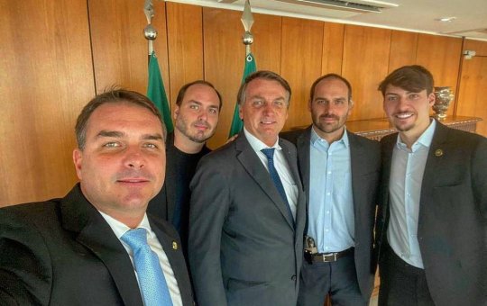 Bolsonaro impõe condição para Eduardo disputar a Presidência: possível “plano B”