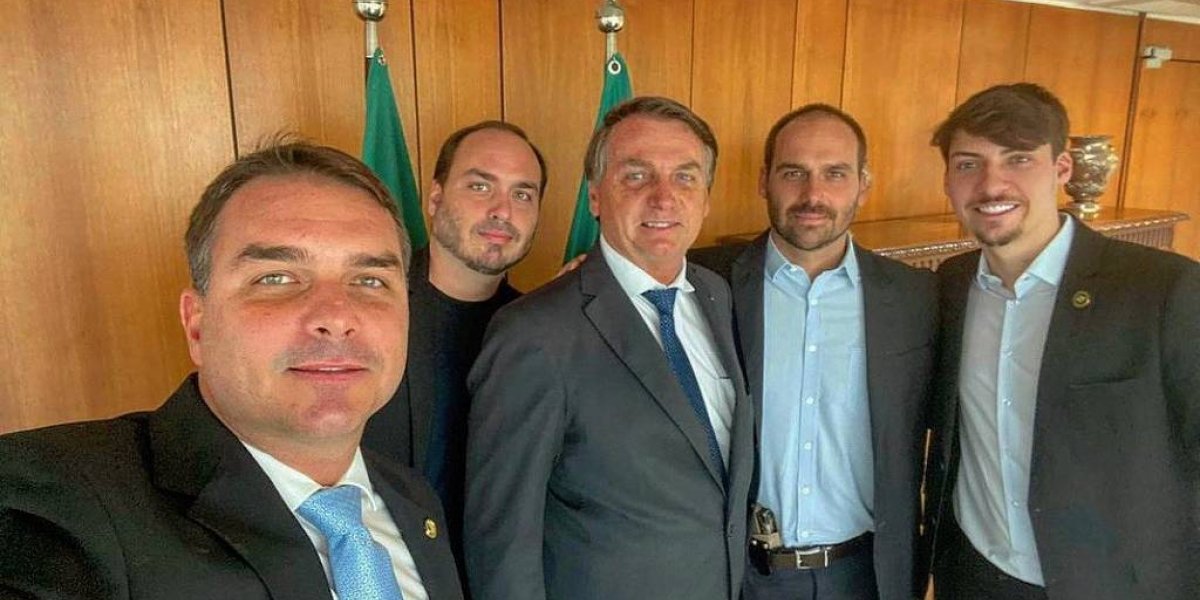 Bolsonaro impõe condição para Eduardo disputar a Presidência: possível “plano B”