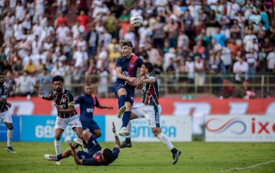 Jogador dá mordida em adversário no duelo da Série B do estadual baiano