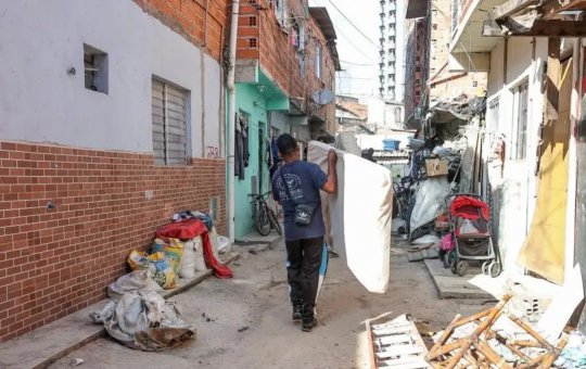 PCC obriga moradores a pagar até R$ 100 mil para sair de favela