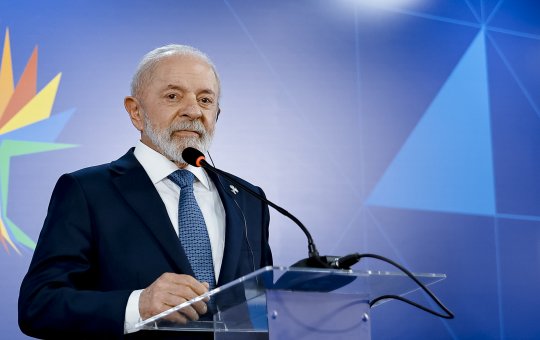 Lula propõe cabos submarinos do BRICS e desafia hegemonia dos EUA na internet global