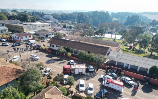 Adolescente invade escola mata criança de 9 anos e fere outras duas no RS