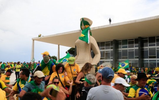 Entre a passividade e a radicalização; entenda como se dá a relação do brasileiro com a Política na atualidade