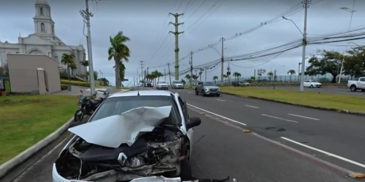 Estado que o carro ficou após a batida