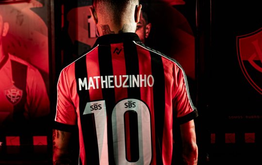 'Dez de sempre': Vitória homenageia Matheuzinho como o novo camisa 10 da equipe