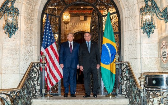 Trump se manifesta novamente em defesa de Bolsonaro e fala em ‘caça às bruxas’