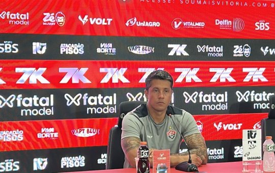Carpini vê vexame do Vitória, mas não teme demissão: 'Não jogo a toalha'