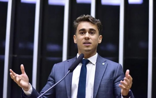 Deputado Nikolas Ferreira admite contratação de designer de sobrancelhas como secretária