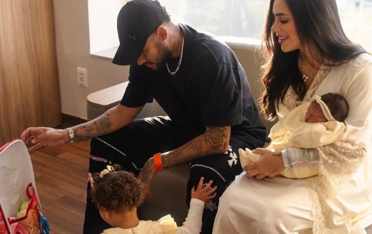 Santos homenageia filha recém-nascida de Neymar com presente personalizado