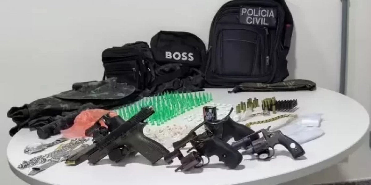 Itens apreendidos com os suspeitos