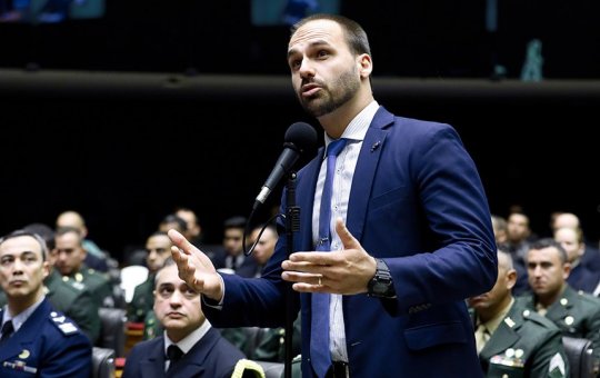 PT apresenta novo pedido de cassação de Eduardo Bolsonaro por atuação nos Estados Unidos