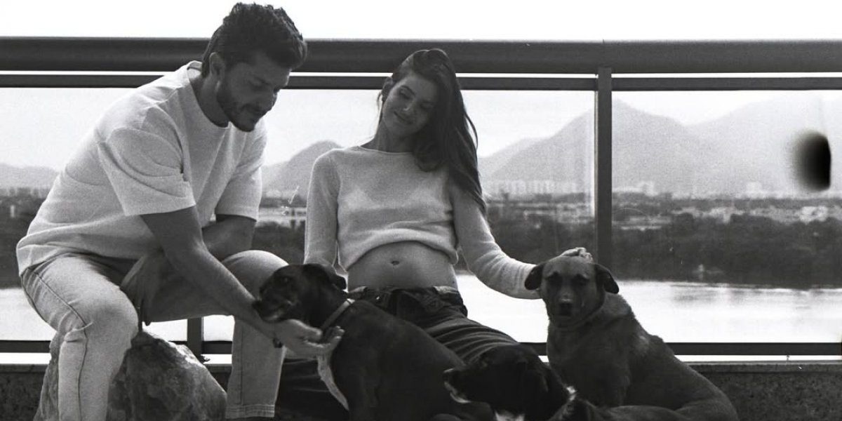 Camila Queiroz e Klebber Toledo anunciam gravidez do primeiro filho