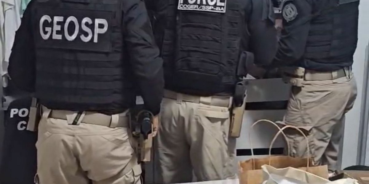 Agentes policiais em operação