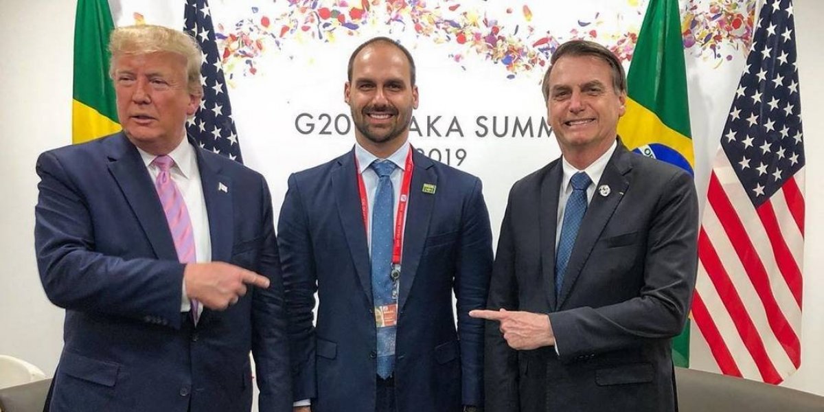 Bolsonaro e Eduardo entram em conflito sobre tarifa de Trump: Moraes ou Lula é o culpado?