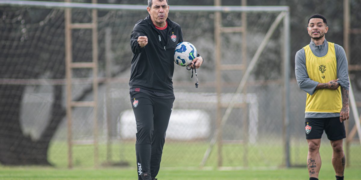 Fábio Carille e ao seu lado, Matheuzinho