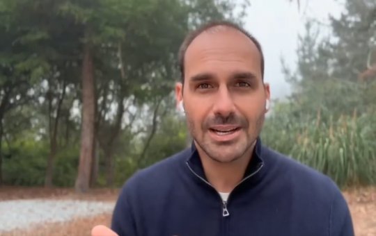 Eduardo Bolsonaro diz que empresários brasileiros devem mover seus negócios para os EUA