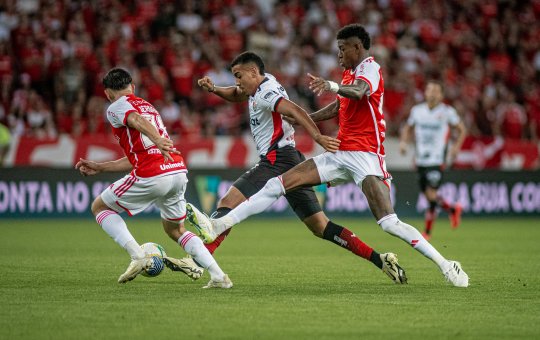 Internacional x Vitória: Onde assistir, prováveis escalações e arbitragem