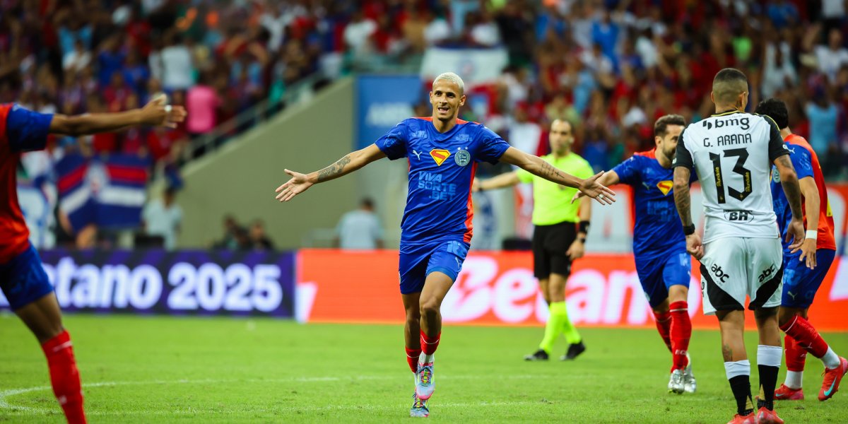 Juba comemorando seu gol na segunda etapa