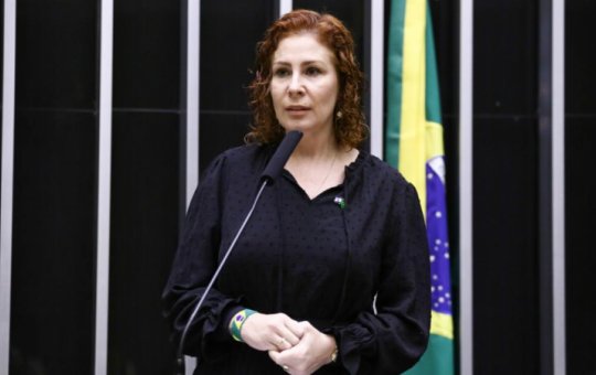 Condenada pelo STF, Zambelli articula candidatura política na Itália