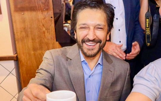 Prefeito de São Paulo defende candidatura de Bolsonaro: “Ele deveria disputar a eleição”